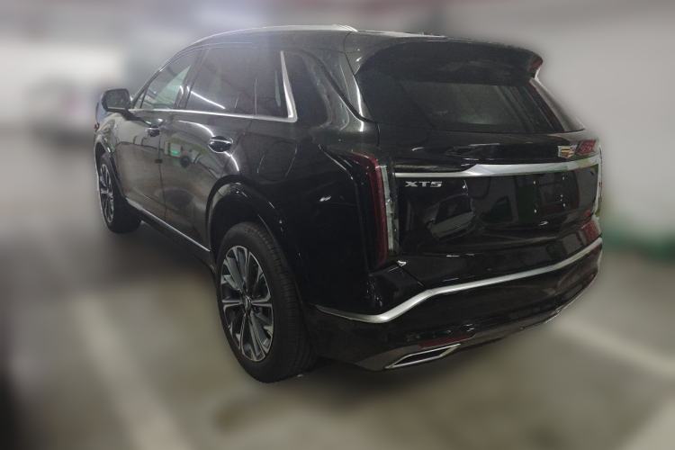 Used Cadillac XT5 2026 Model 2.0T Metropolitan Edition Rear Left 45 Deg