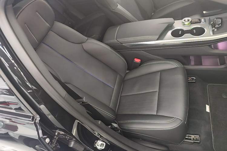 Used Cadillac XT5 2026 Model 2.0T Luxury Edition Right Front Seat
