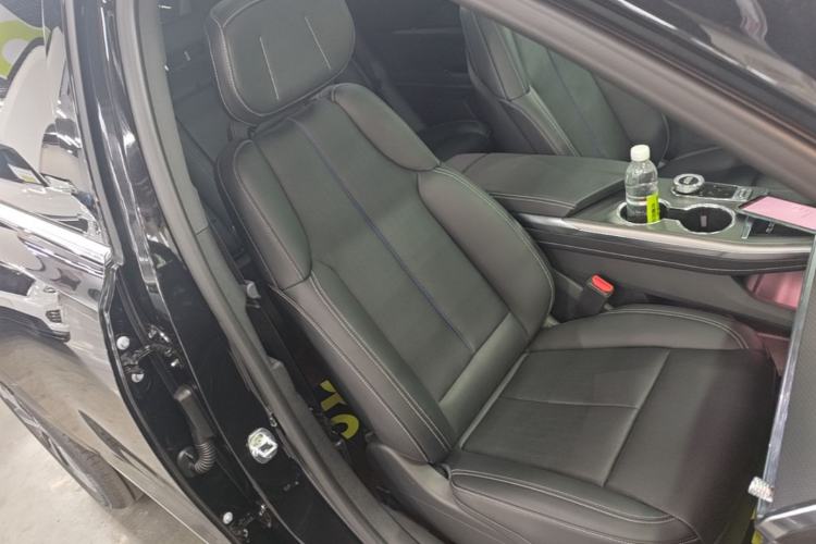 Used Cadillac XT5 2026 Model 2.0T Metropolitan Edition Right Front Seat