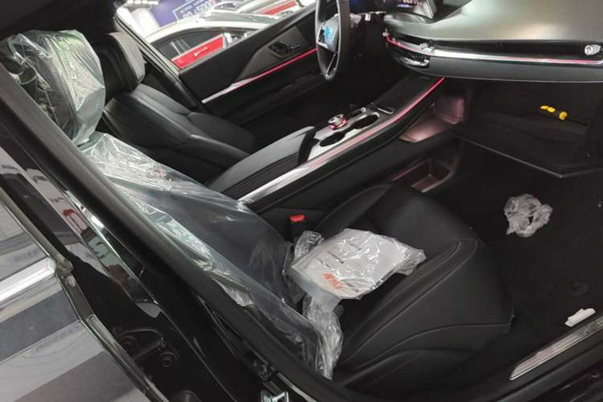 Used Cadillac XT5 2026 Model 2.0T Metropolitan Edition Right Front Seat