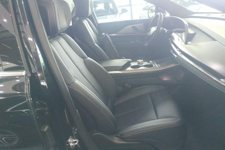 Used Cadillac XT5 2026 Model 2.0T Metropolitan Edition Right Front Seat
