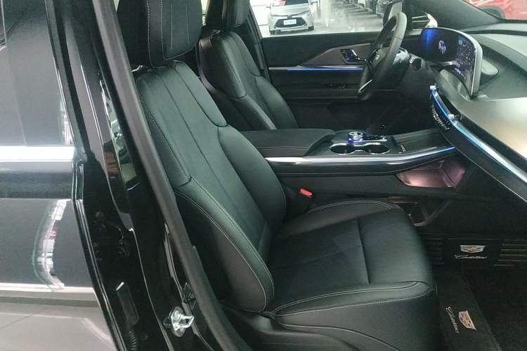 Used Cadillac XT5 2026 Model 2.0T Metropolitan Edition Right Front Seat