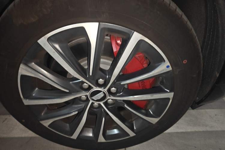 Used Cadillac XT5 2026 Model 2.0T Prestige Edition Right Front Wheel Hub