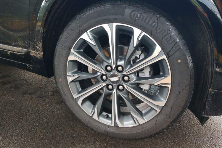 Used Cadillac XT5 2026 Model 2.0T Luxury Edition Right Front Wheel Hub