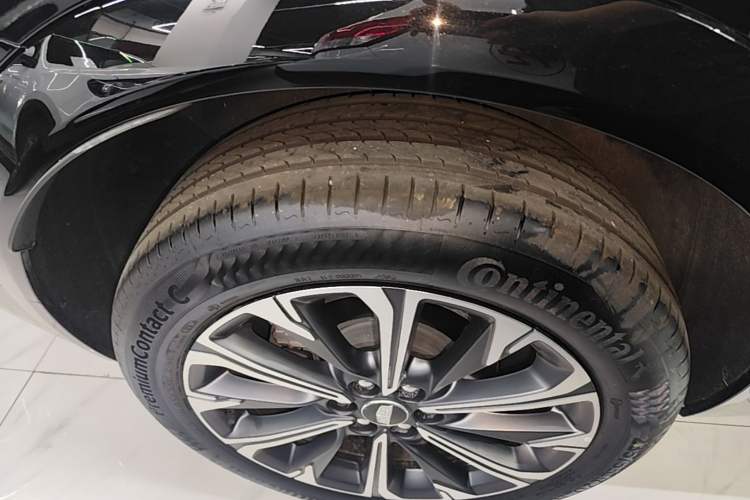 Used Cadillac XT5 2026 Model 2.0T Luxury Edition Right Rear Wheel Hub
