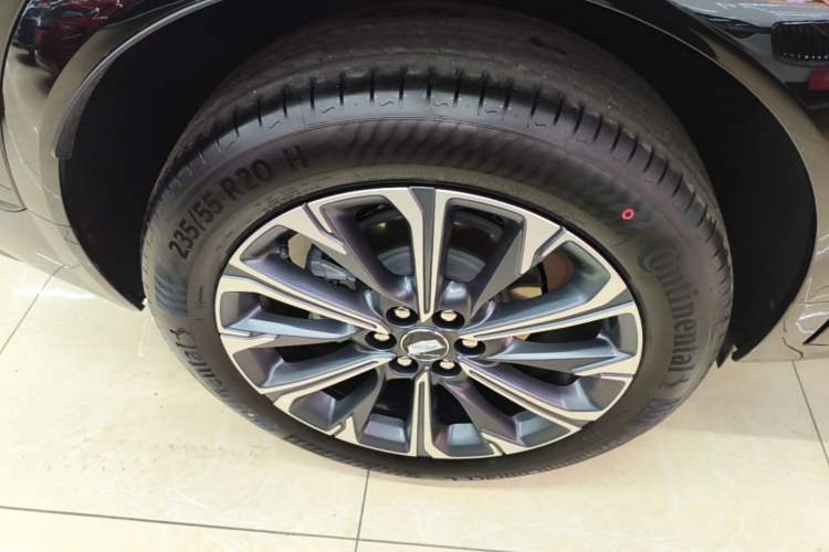 Used Cadillac XT5 2026 Model 2.0T Luxury Edition Right Rear Wheel Hub