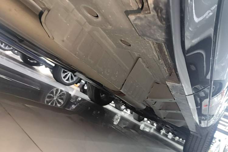 Used Cadillac XT5 2026 Model 2.0T Luxury Edition Right Side Sill