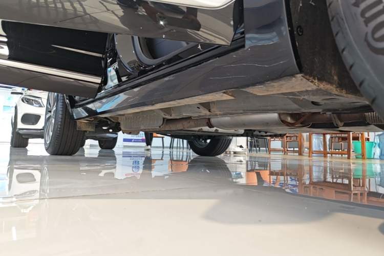 Used Cadillac XT5 2026 Model 2.0T Metropolitan Edition Right Side Sill