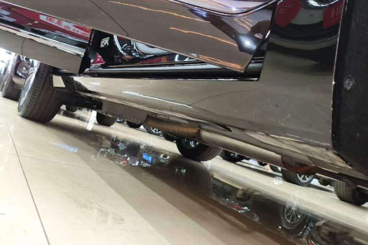 Used Cadillac XT5 2026 Model 2.0T Luxury Edition Right Side Sill