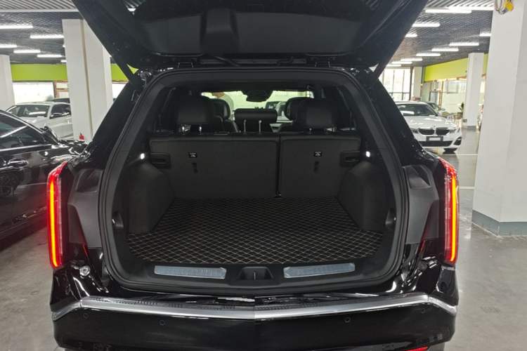 Used Cadillac XT5 2026 Model 2.0T Metropolitan Edition Trunk