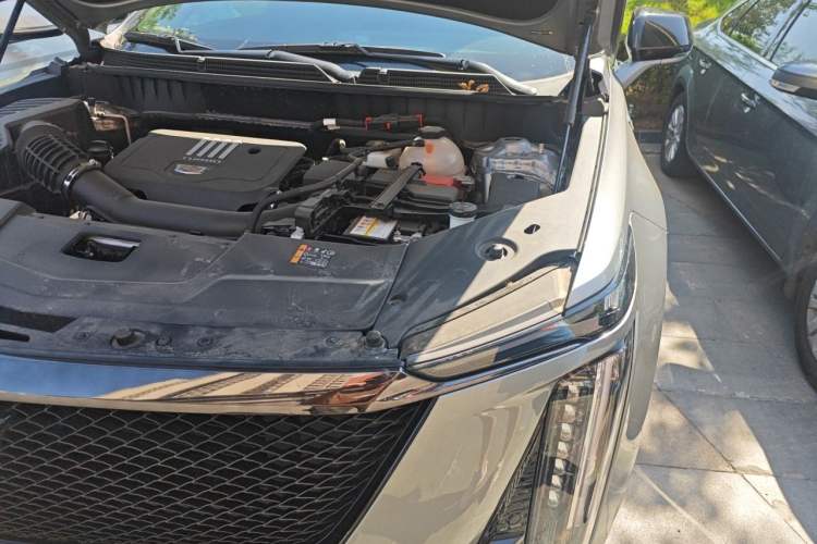 Used Cadillac XT5 2026 Model 2.0T Luxury Edition Engine Bay Left