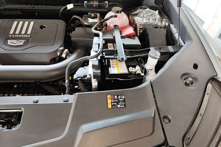 Used Cadillac XT5 2026 Model 2.0T Luxury Edition Engine Bay Left