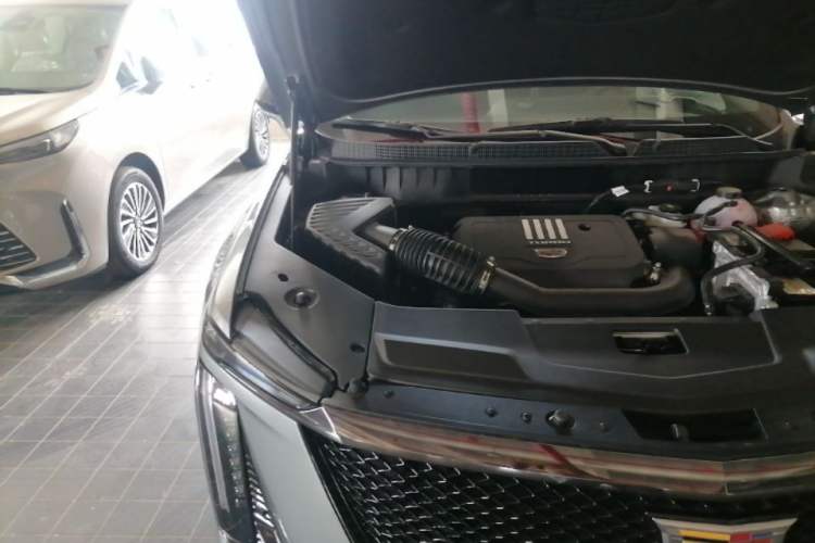 Used Cadillac XT5 2026 Model 2.0T Luxury Edition Engine Bay Right