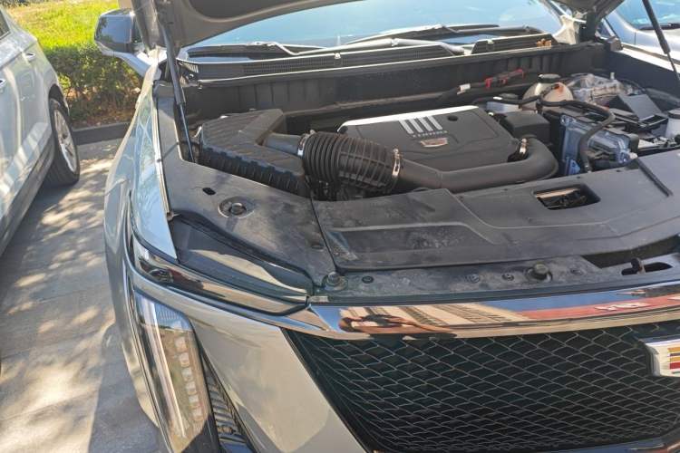 Used Cadillac XT5 2026 Model 2.0T Luxury Edition Engine Bay Right