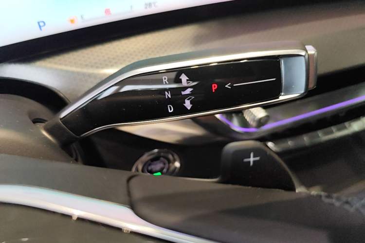 Used Cadillac XT5 2026 Model 2.0T Luxury Edition Gear Lever