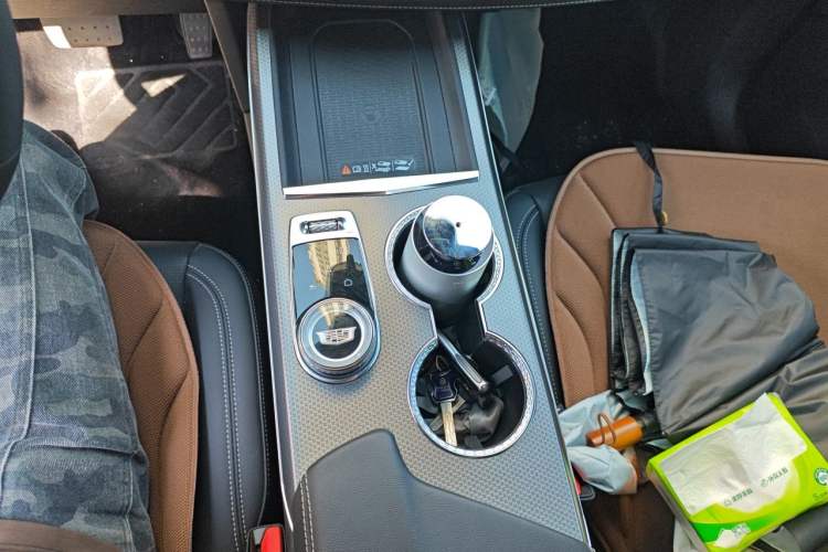 Used Cadillac XT5 2026 Model 2.0T Luxury Edition Gear Lever