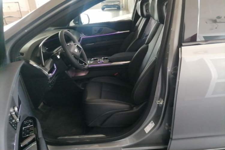 Used Cadillac XT5 2026 Model 2.0T Luxury Edition Left Front Seat