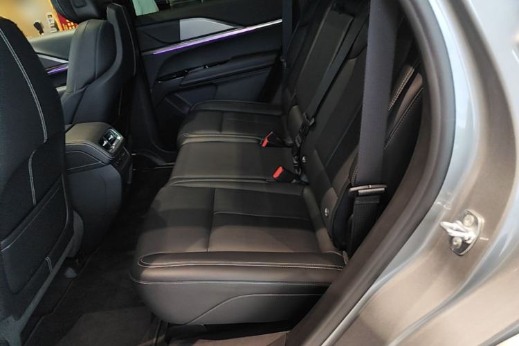 Used Cadillac XT5 2026 Model 2.0T Luxury Edition Left Rear Seat
