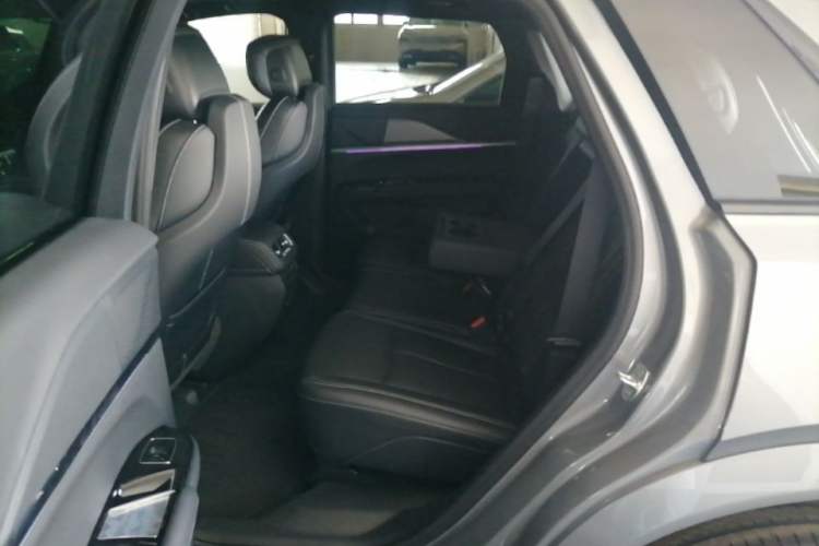Used Cadillac XT5 2026 Model 2.0T Luxury Edition Left Rear Seat