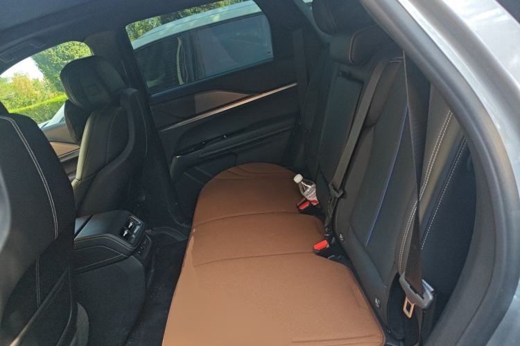Used Cadillac XT5 2026 Model 2.0T Luxury Edition Left Rear Seat