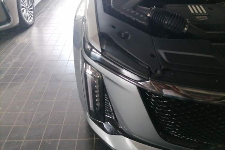 Used Cadillac XT5 2026 Model 2.0T Luxury Edition Right Front Headlight