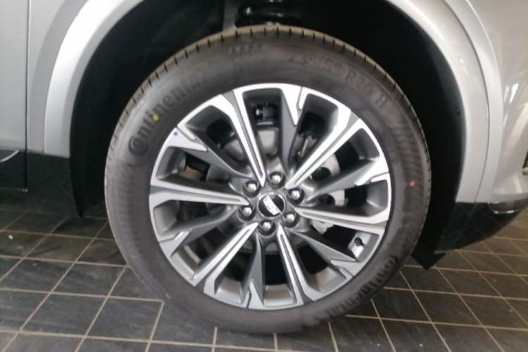 Used Cadillac XT5 2026 Model 2.0T Luxury Edition Right Front Wheel Hub