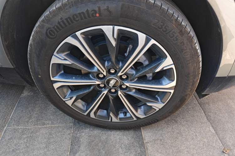 Used Cadillac XT5 2026 Model 2.0T Luxury Edition Right Front Wheel Hub