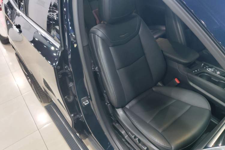 Used Cadillac XT6 2022 2.0T 7-Seater Four-Wheel Drive Luxury Version Interior 10