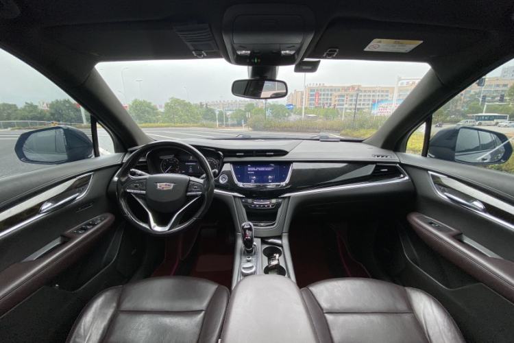 Used Cadillac XT6 2021 2.0T 6-Seater Two-Wheel Drive Luxury Version Interior 2