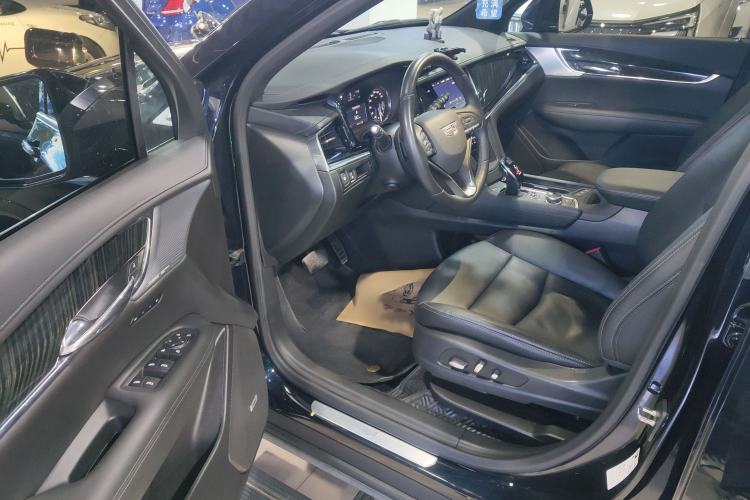Used Cadillac XT6 2022 2.0T 7-Seater Four-Wheel Drive Luxury Version Interior 3