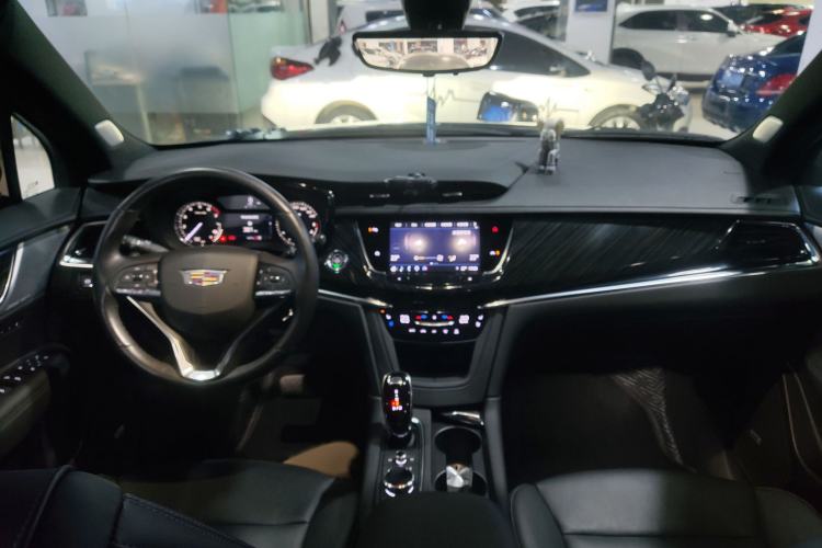Used Cadillac XT6 2022 2.0T 7-Seater Four-Wheel Drive Luxury Version Interior 4
