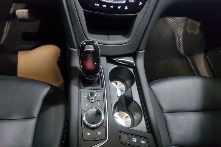 Used Cadillac XT6 2022 2.0T 7-Seater Four-Wheel Drive Luxury Version Interior 7
