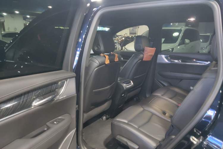 Used Cadillac XT6 2022 2.0T 7-Seater Four-Wheel Drive Luxury Version Interior 9
