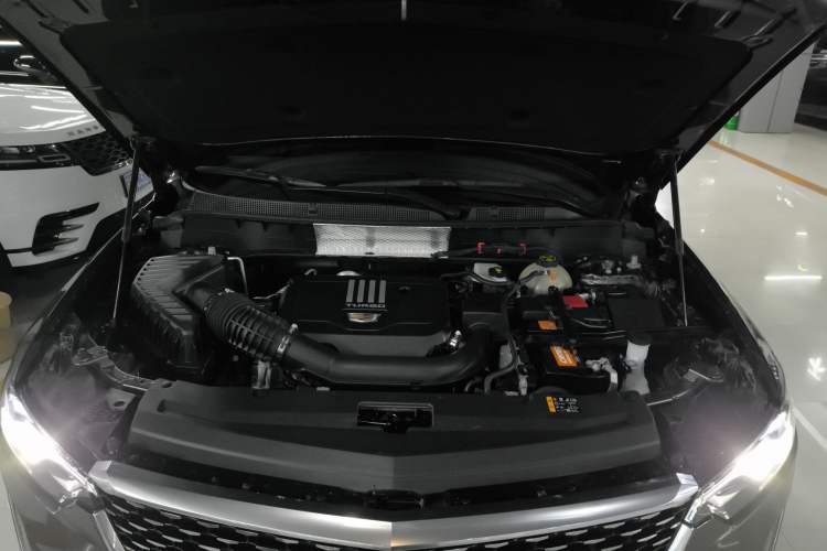 Used Cadillac XT6 2022 2.0T Six-Seater Four-Wheel-Drive Luxury Version Engine Bay