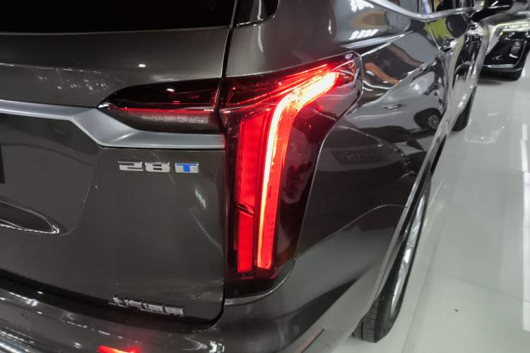 Used Cadillac XT6 2022 2.0T Six-Seater Four-Wheel-Drive Luxury Version Exterior 6
