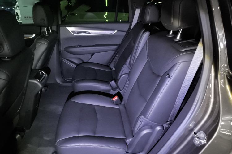 Used Cadillac XT6 2022 2.0T Six-Seater Four-Wheel-Drive Luxury Version Interior 4