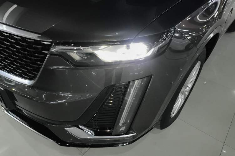 Used Cadillac XT6 2022 2.0T Six-Seater Four-Wheel-Drive Luxury Version Left Front Headlight