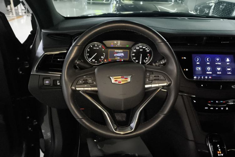 Used Cadillac XT6 2022 2.0T Six-Seater Four-Wheel-Drive Luxury Version Steering Wheel