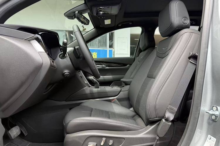 Used Cadillac XT6 2025 2.0T Six-Seater Four-Wheel-Drive Luxury Executive Classic Edition Interior 3