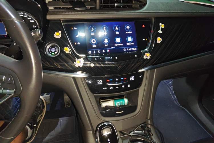 Used Cadillac XT6 2020 28T Seven-Seater Four-Wheel-Drive Luxury Version Audio And AC Panel