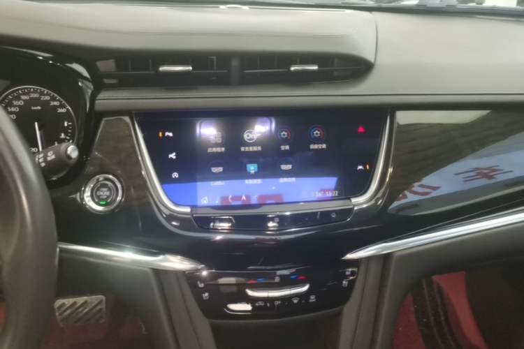 Used Cadillac XT6 2020 28T Six-Seater Four-Wheel-Drive Luxury Version Audio And AC Panel