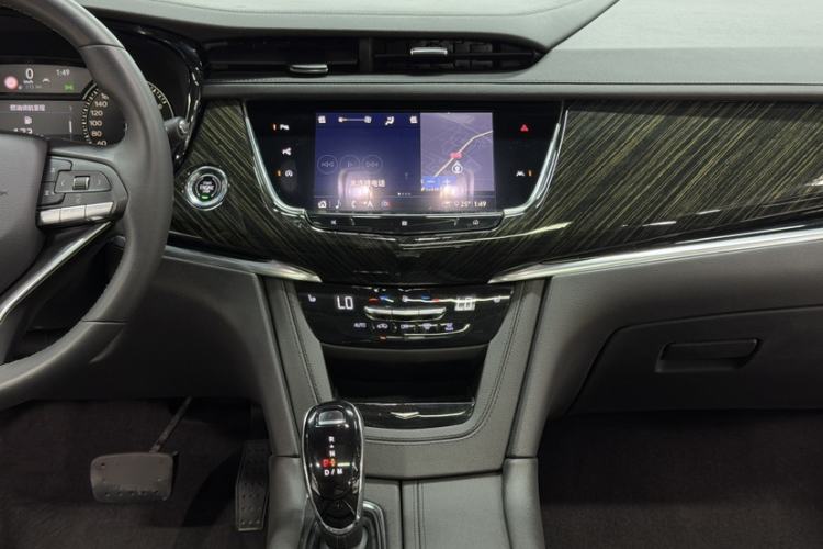Used Cadillac XT6 2020 28T Six-Seater Four-Wheel-Drive Luxury Version Audio And AC Panel
