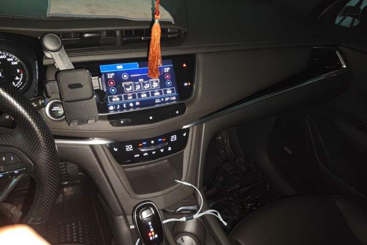 Used Cadillac XT6 2020 28T 7-Seater Four-Wheel Drive Luxury Version Audio And AC Panel