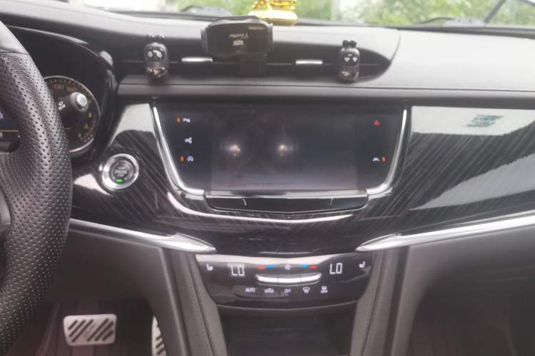 Used Cadillac XT6 2020 Revised Version 28T 7-Seater Four-Wheel Drive Luxury Edition Audio And AC Panel