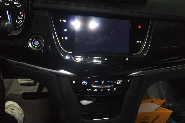 Used Cadillac XT6 2020 28T Six-Seater Luxury Sporty Enjoy-the-Comfort Safety Edition Audio And AC Panel