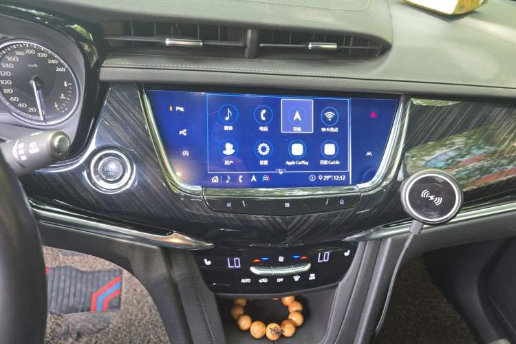 Used Cadillac XT6 2020 28T Six-Seater Four-Wheel-Drive Luxury Version Audio And AC Panel