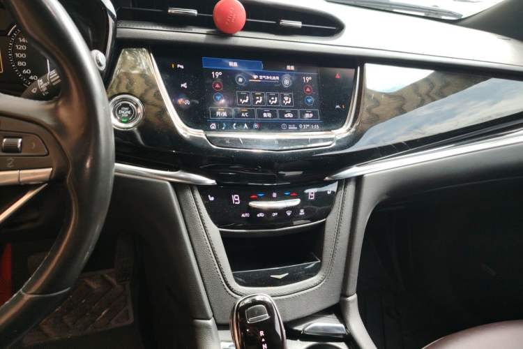 Used Cadillac XT6 2020 28T Seven-Seater Four-Wheel-Drive Luxury Version Audio And AC Panel