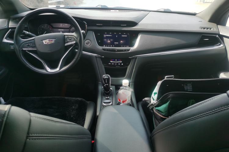 Used Cadillac XT6 2020 28T Six-Seater Fashion Edition Center Console
