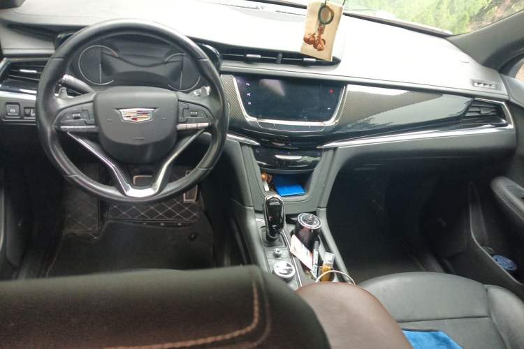 Used Cadillac XT6 2020 28T Six-Seater Luxury Version Center Console