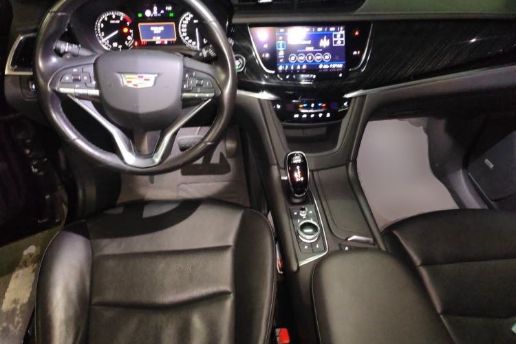 Used Cadillac XT6 2020 28T Six-Seater Four-Wheel-Drive Luxury Version Center Console